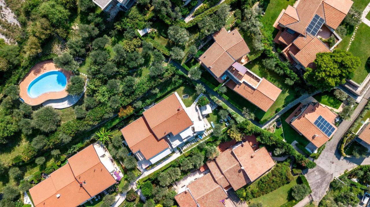 Casa Antichita Villa Torri Del Benaco Bagian luar foto