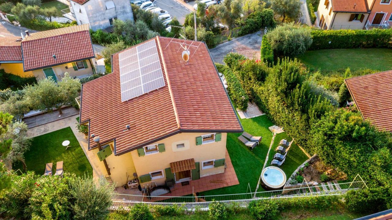 Casa Antichita Villa Torri Del Benaco Bagian luar foto